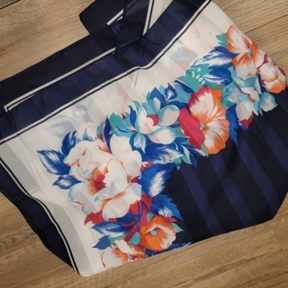Large Floral Navy Printed Square Head Neck Scarf - Picture 3 of 4